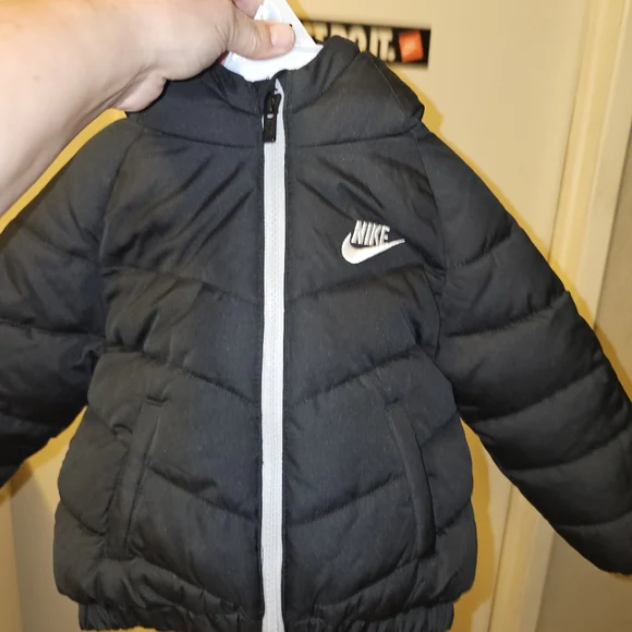 Nike Kids Black Puffer Jacket 18 Months LIKE NEW!! - Picture 8 of 13